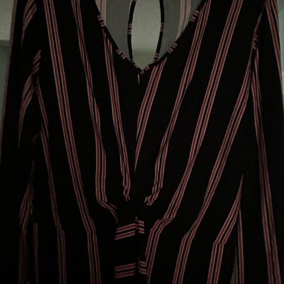 Black and red jumpsuit - Picture 2 of 4